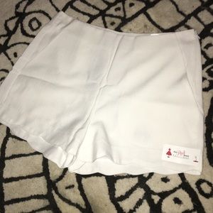 White high-waist scallop shorts (size L)
